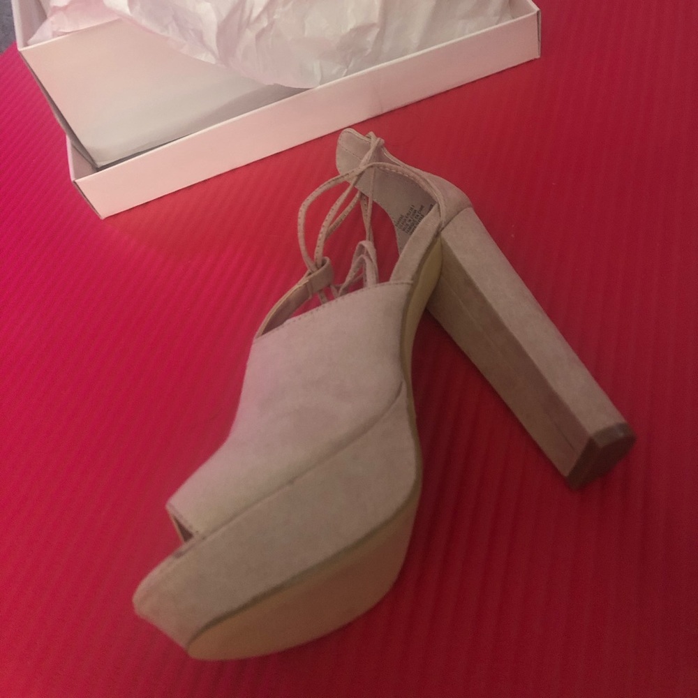 Just Fab! Brand New! Pink Platforms! - Picture 4 of 9